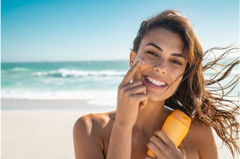 7 CONSEILS POUR UNE PEAU ÉCLATANTE TOUT L'ÉTÉ