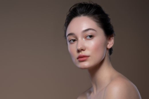 LES SECRETS D'UNE PEAU ÉCLATANTE ET RAYONNANTE : CONSEILS ET ASTUCES ESSENTIELS